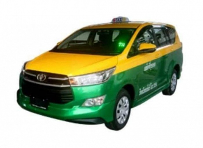 รถแท็กซี่​ส่วนบุคคล​ 7​ ที่นั่ง​ Toyota​ innova​ Taxi​